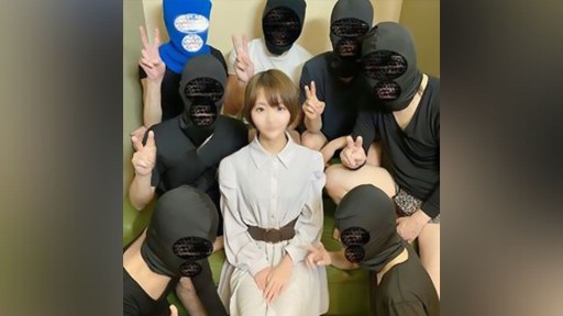 FC2PPV-3864904 Một cô gái trẻ mảnh khảnh được nuôi dưỡng trong sự chăm sóc và lớn lên trong trường học lại bị nhiều người đàn ông làm ô uế. Kem liên tục.