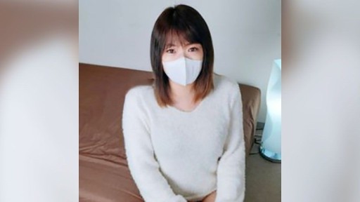 FC2PPV-4339200 Cơ thể khêu gợi với làn da mịn màng của cô được một người đàn ông trung niên vuốt ve, và khi anh ta đút con cặc dày đặc của mình vào trong cô, âm hộ của cô chảy ra nước đục và cô xuất tinh!