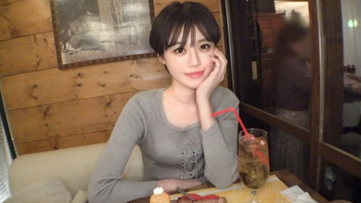 SIRO-5288 Tôi muốn bạn kể cho tôi nghe đủ thứ chuyện nghịch ngợm ♪ Trái ngược với vẻ ngoài trẻ con, cô ấy là một cô gái nhút nhát, ủ rũ và nghịch ngợm một cách đáng ngạc nhiên!